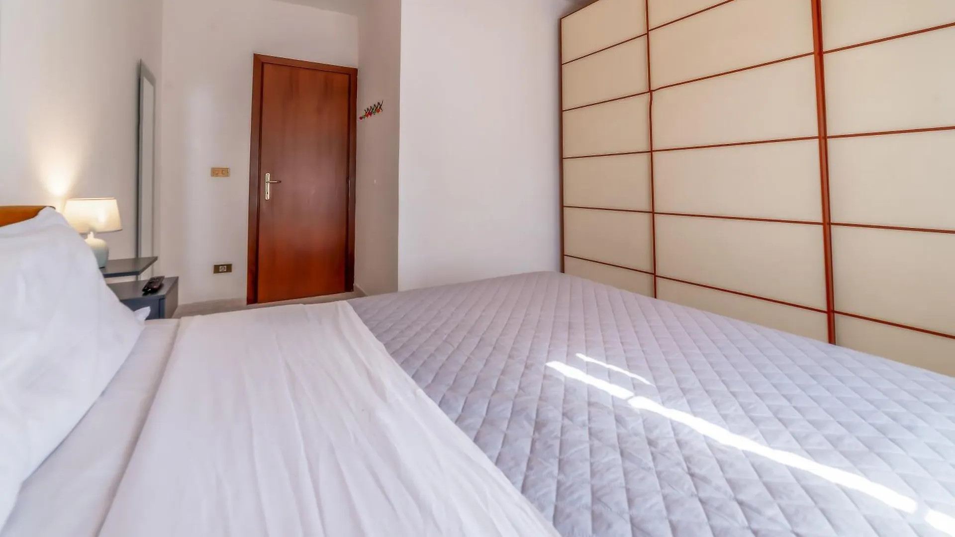 Appartamento Luisa Flat - Metro Basilica San Paolo - Wi-Fi Roma 0*,