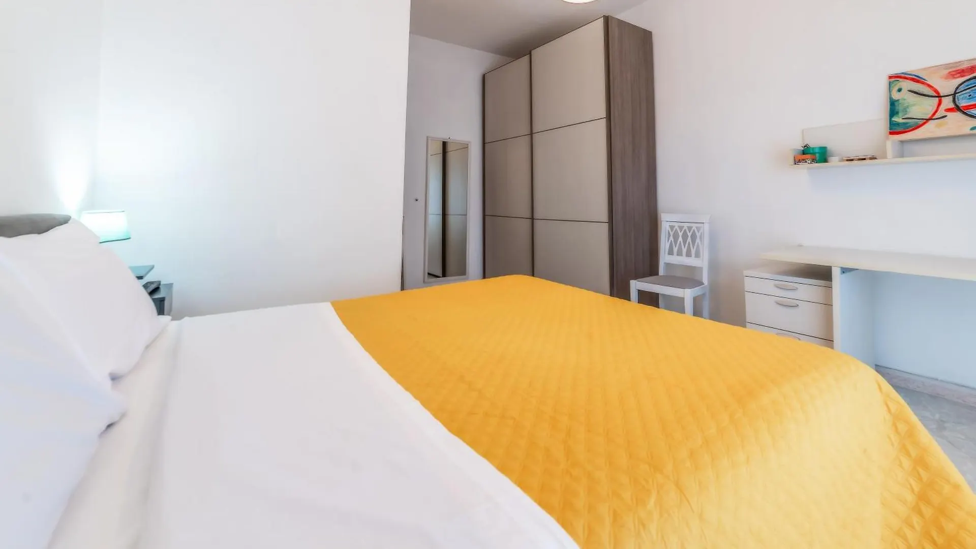 Luisa Flat - Metro Basilica San Paolo - Wi-Fi Apartment Rome Italy
